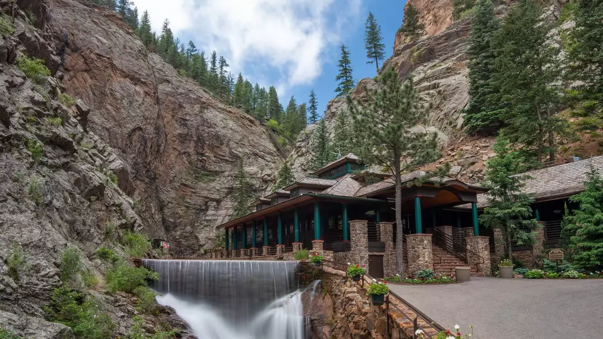 مطاعم الواجهة البحرية