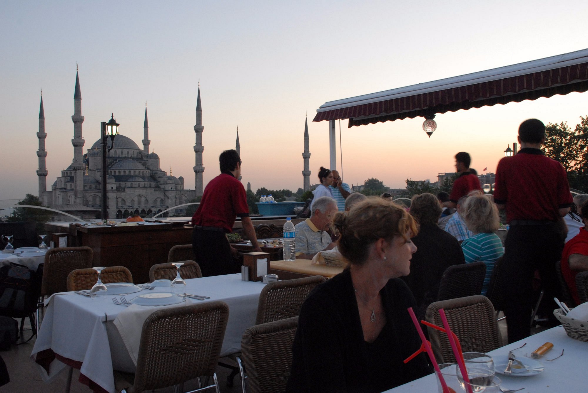 مطعم سفن هيلز إسطنبول