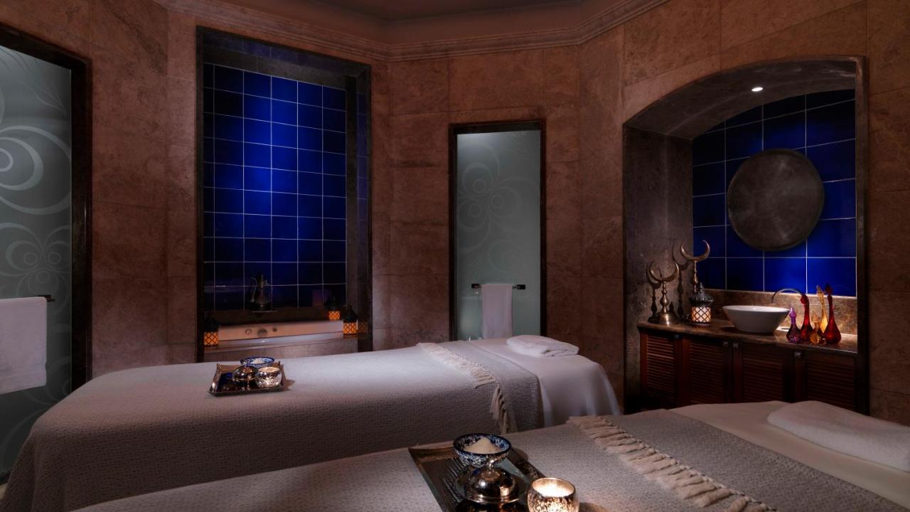 فندق فور سيزونز اسطنبول على مضيق البوسفور